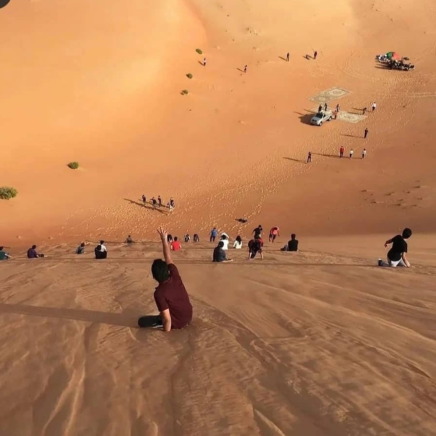 فیلم پیاده روی بر روی رملهای کویرمرنجاب کوهنوردی و تماشای کلوت وغروب و کهکشان