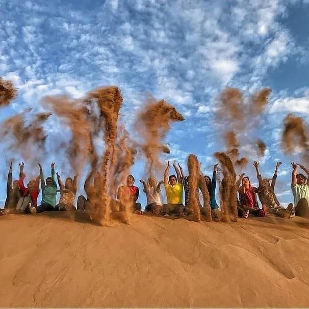 تجربه پیاده روی بر رملها بدون کفش دویدن و ورزش درکویر با رژیم و بی رژیم غذایی